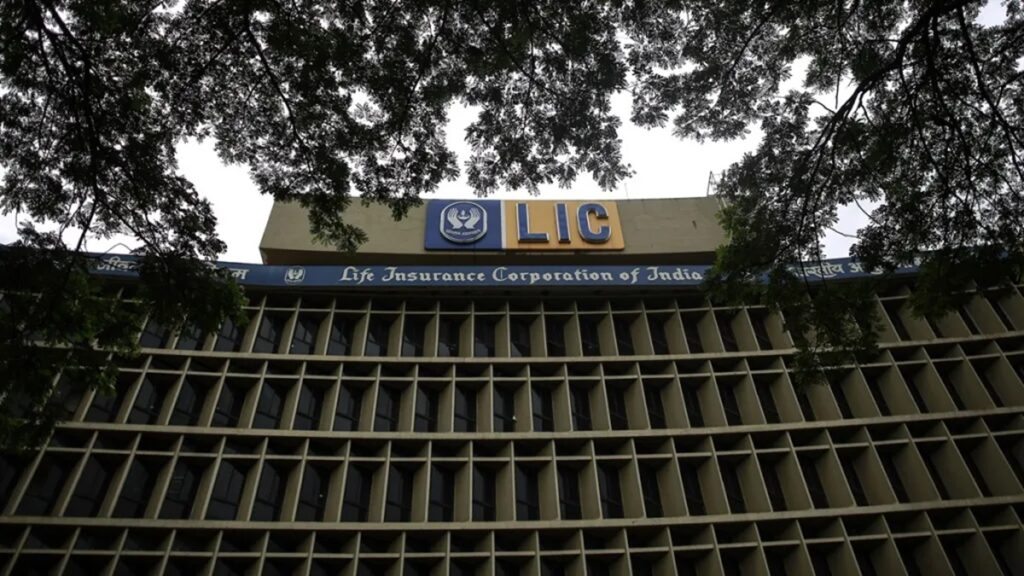 sat pal bhanoo takes over as interim ceo & md of lic on retirement of siddhartha mohanty