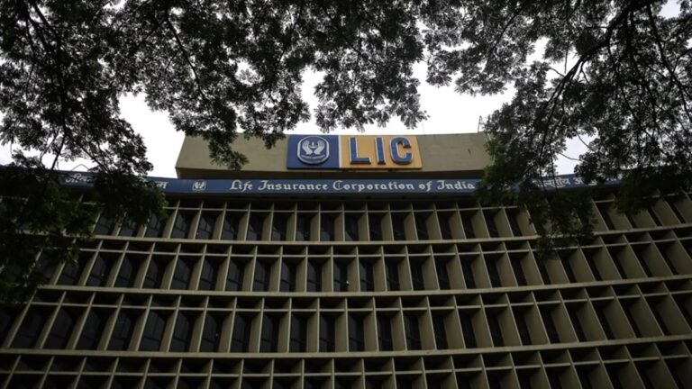 sat pal bhanoo takes over as interim ceo & md of lic on retirement of siddhartha mohanty